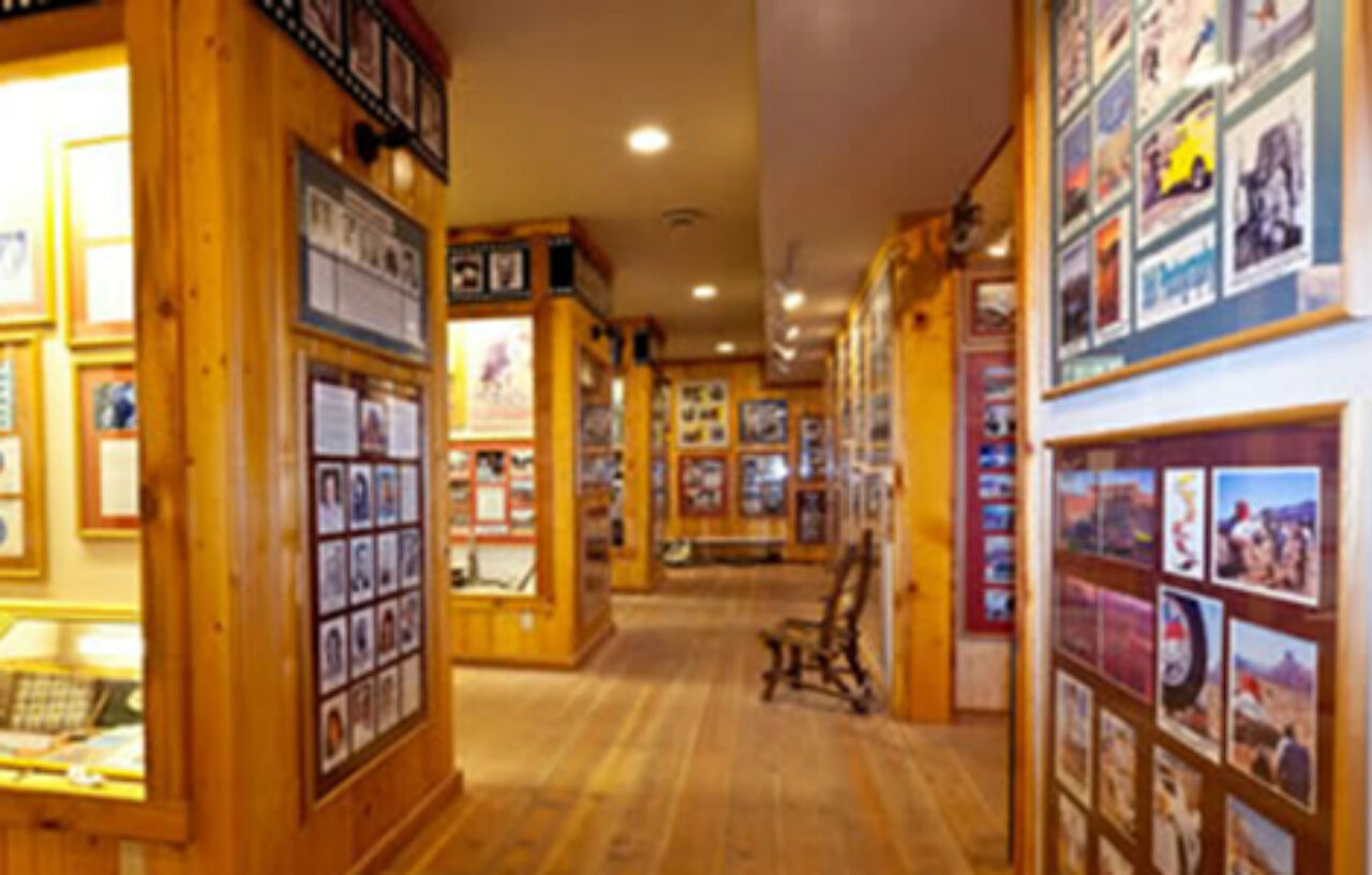 Red Cliffs Lodge Moab Exterior photo